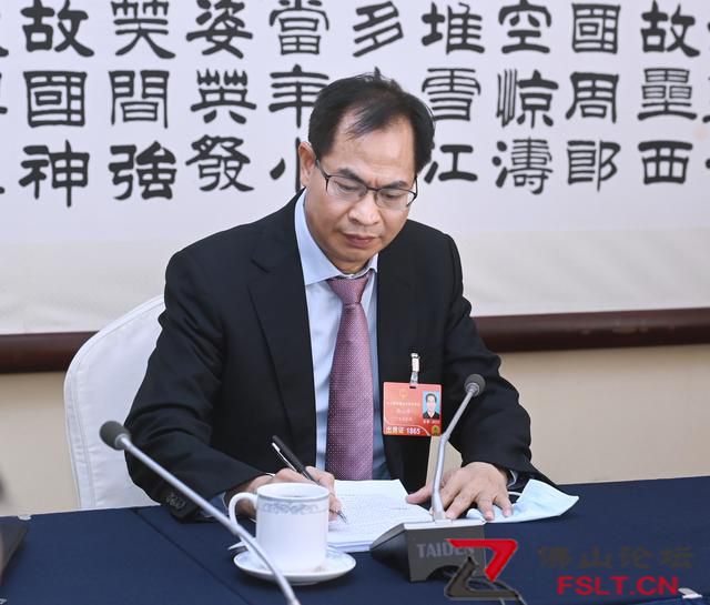 全国人大代表柯云峰：建议建立短视频老年人“防沉迷”系统