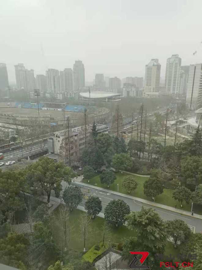 天气瞬间变脸，诸暨、临安下冰雹，杭州发布大风黄色预警