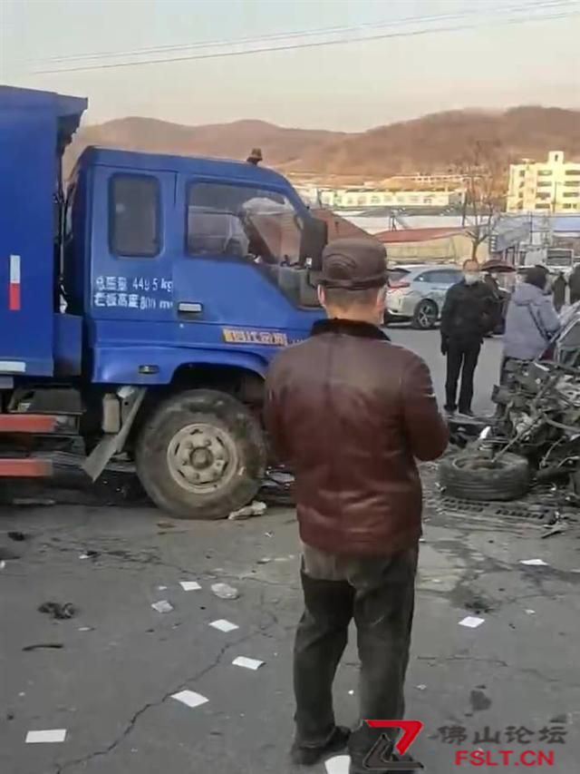 辽宁一殡仪馆门口发生车祸致3死，知情人：遇难者刚参加完家人葬礼