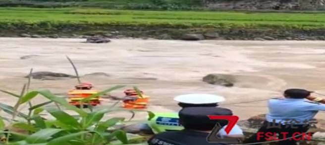 1家3口遭噩运，父母同时身亡，9岁女孩让人心疼