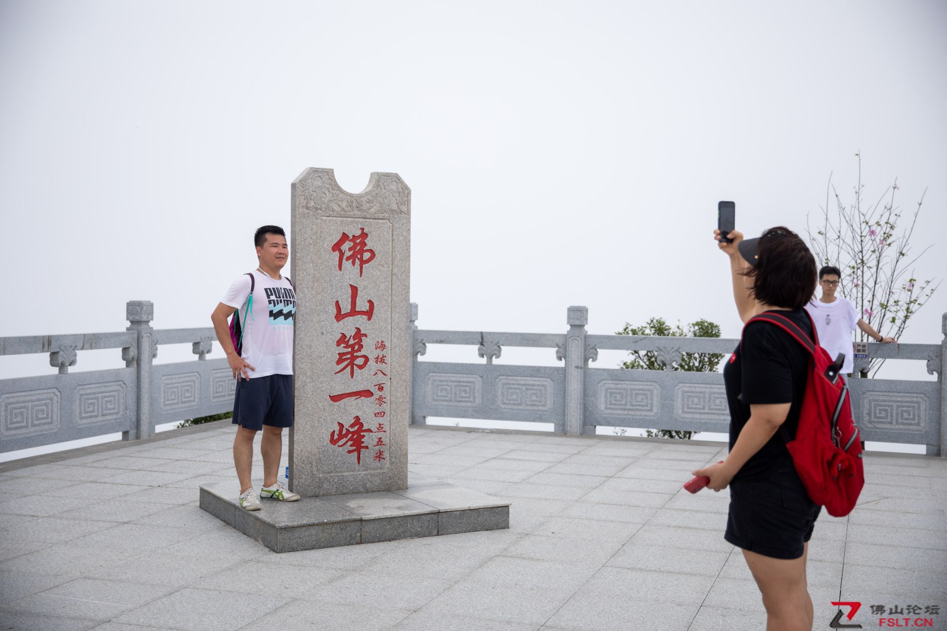 佛山市民就地过节 乐享“慢生活”