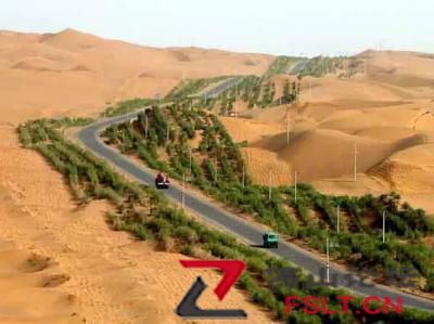 中国建成世界首条环沙漠铁路线