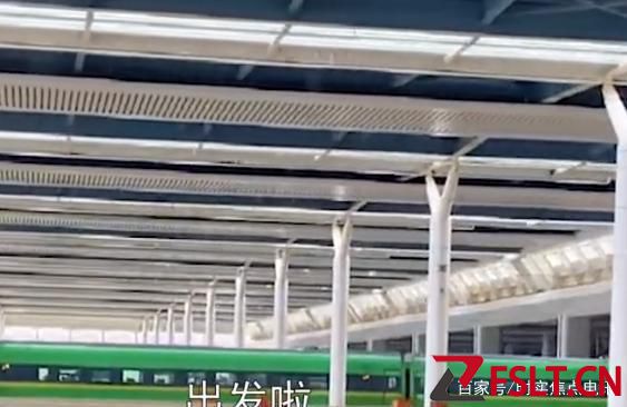 云南一女子离婚后带女儿找前夫，见面一幕网友泪目：复婚吧！