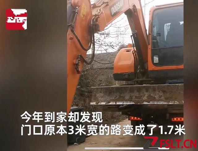 在外打工3年没回家，到家3米的巷口，被邻居霸占一半 喊挖机推墙