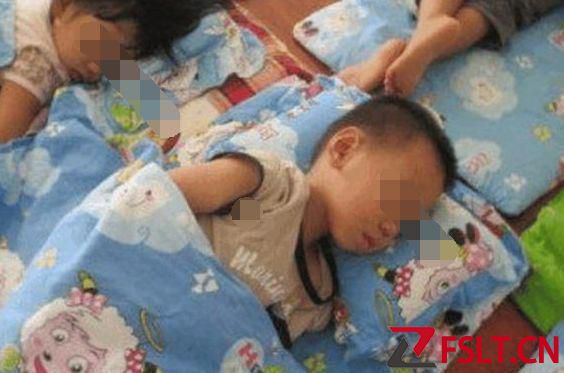 4岁小男孩竟然在幼儿园睡梦中离去，知道真相后父母崩溃了!
