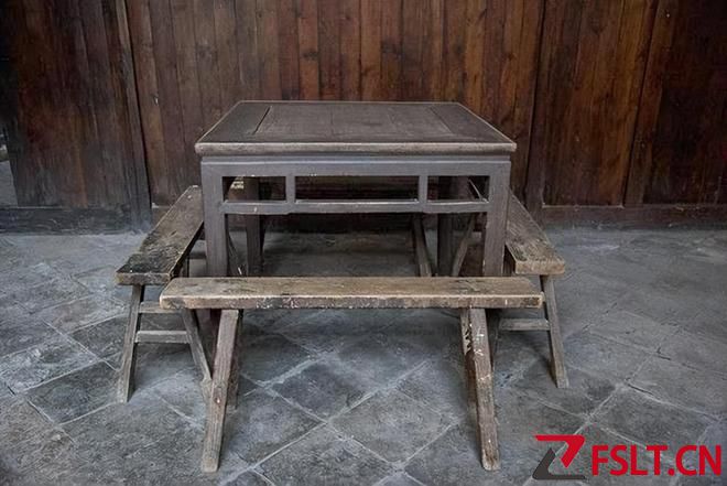 一张餐桌看变化