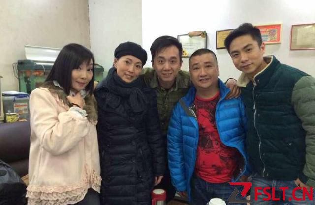 黄俊英叮嘱陈坚雄太太照顾好卧病的婆婆，广东网友：师恩似海！
