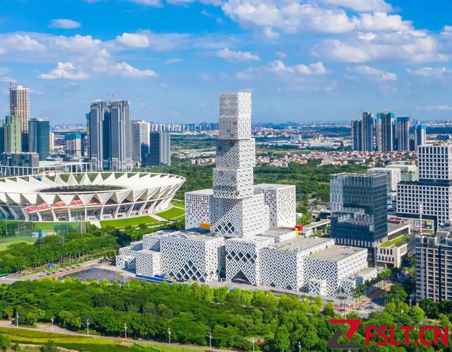 14个特大城市：佛山逆袭入围，西南地区1城上榜，南通差距不小