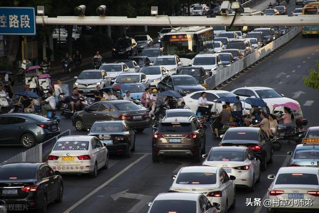 电动自行车开始限行，广东打响第一枪。网友：请替底层人民考虑下