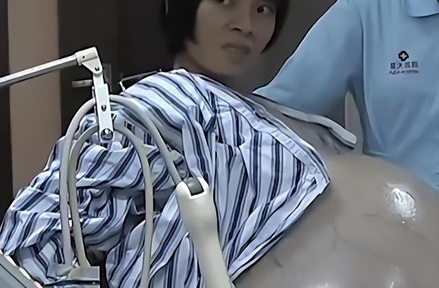 广东女子怀孕12个月未生，肚子55公斤，医生：你肚子里的不是孩子